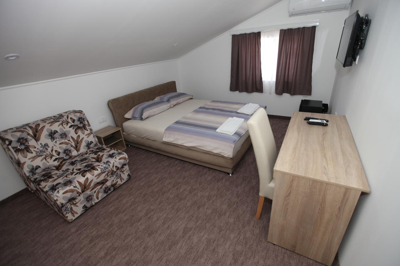 Ninkovic Hotel Trebinje Exterior foto
